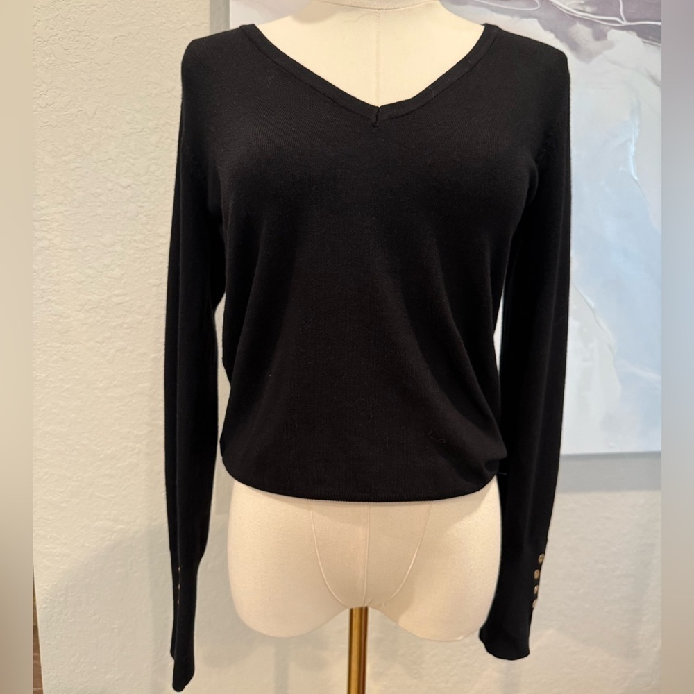 NWT Skies Are Blue Women’s V-neck Pullover Sweater- Black- Small